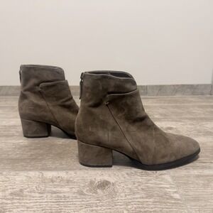 Sesto Meucci Women's Foss‎ Suede Ankle Boots Taupe Color Size 8